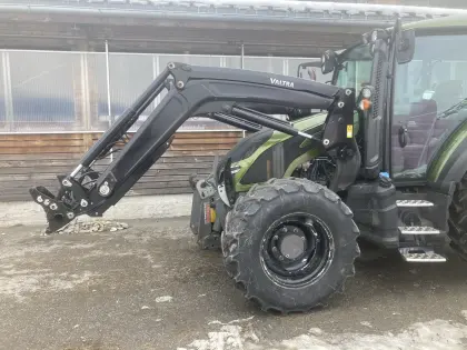 Frontlader Quicke Valtra