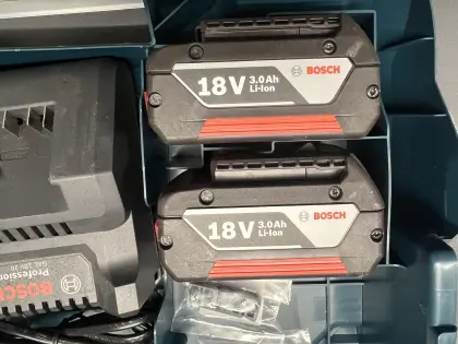Bosch Professional Akku-Bohrschrauber GSR 18V-28 mit 2x 3.0A