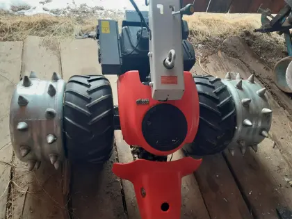 Verkaufe Terrabereifung mit Stachelwalzen