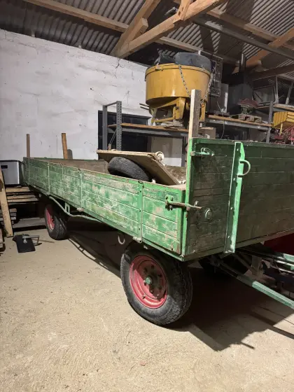 Gummiwagen Anhänger