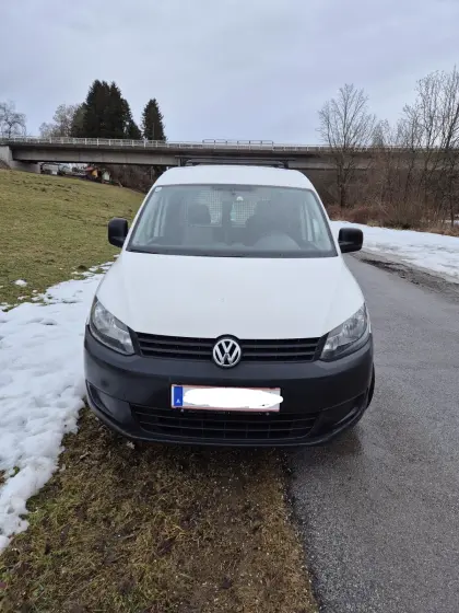 VW Caddy 1.6 TDI – Anhängerkupplung, Dachträger, sofort eins