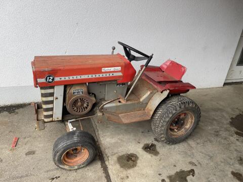 Massey Ferguson 12