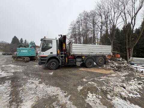 LKW 3-Achser mit HMF 15 m Kran