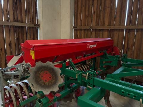 Regent Zwischenfruchtstreuer