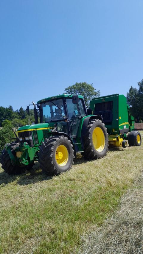 John Deere 592 Rundballenpresse
