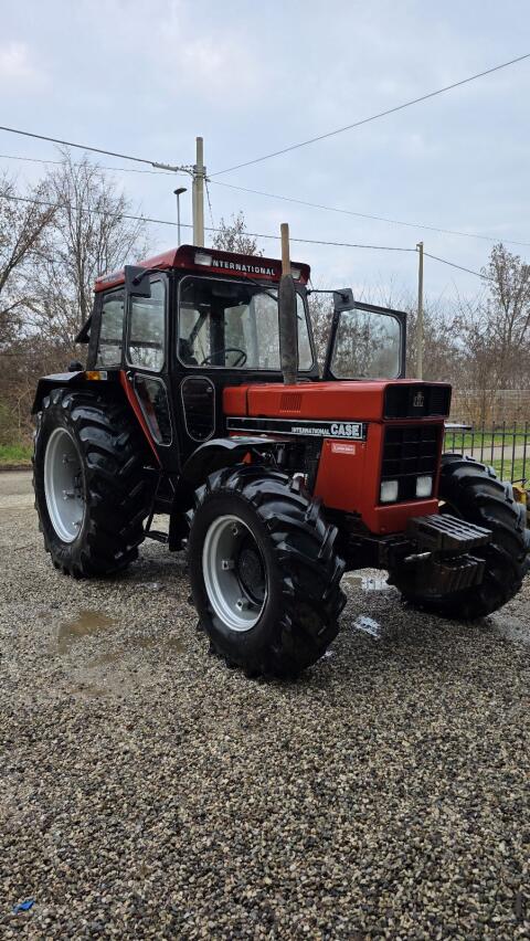 Trattore Case IH 1055 4x4