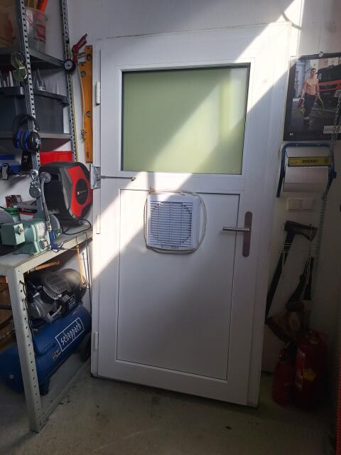 Kunststoffeingangstür