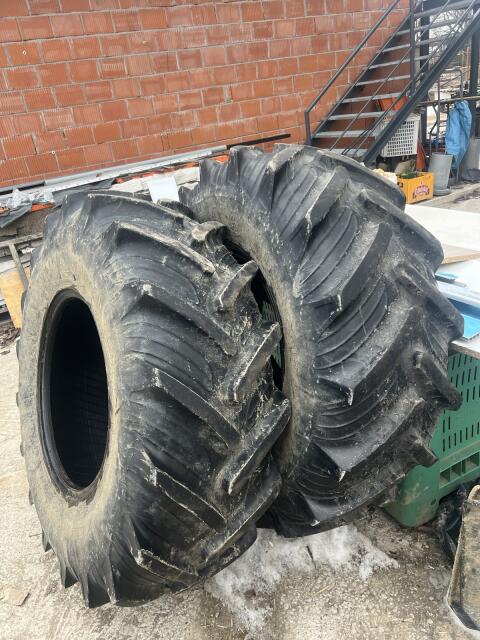 Taurus 16.9R24, 420/85R24