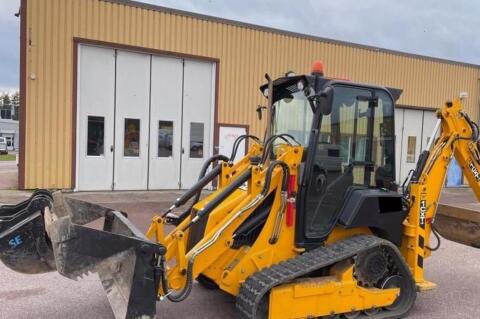 JCB 1CXT Bagger mit 6 Anbaugeräten