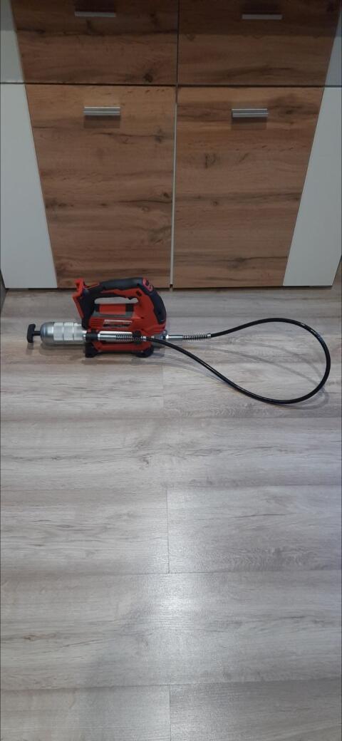 Milwaukee Fettpresse M18 GG