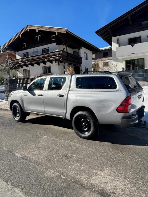 Toyota Hilux 2,4 l Double-Cab 4x4 Country