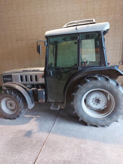 Lamborghini Weingartentraktor 880-F Plus