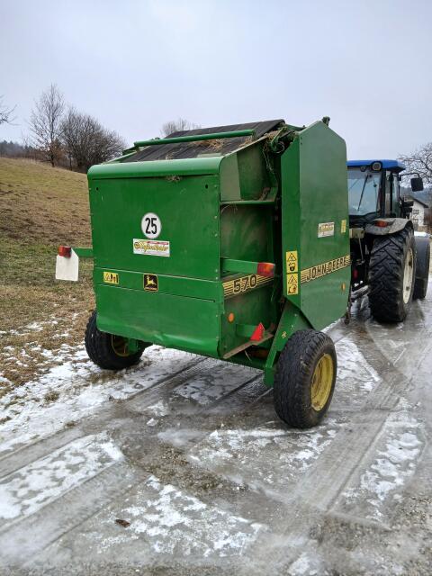 John Deere 570 Ballenpresse