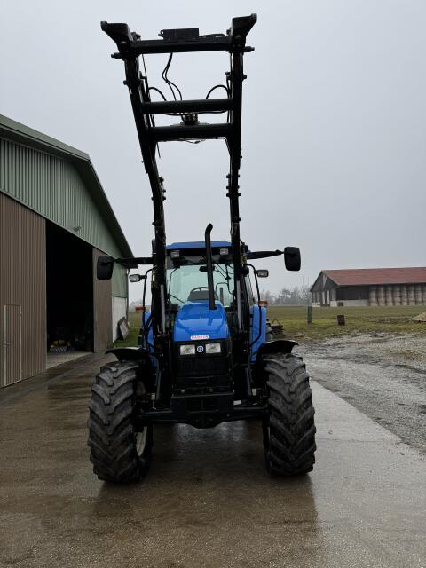 New Holland TS110