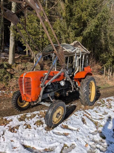 Steyr 188 mit Frontlader und Heckgewicht