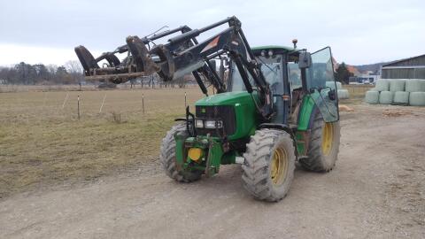 John Deere 6120