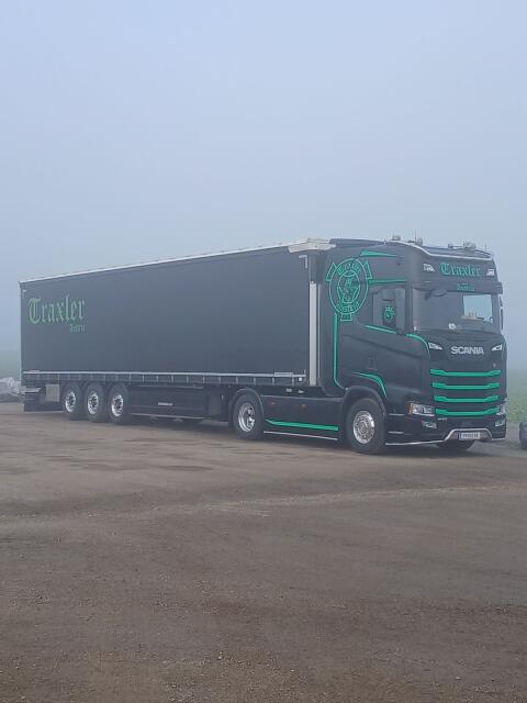 Scania S540 kompletter Zug