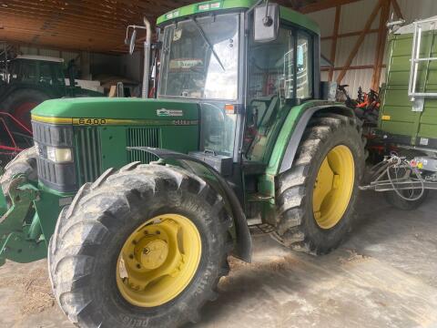 John Deere 6400