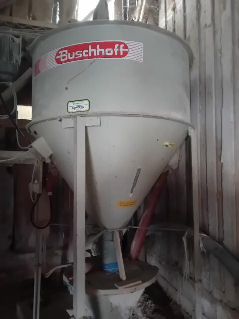 Getreidemischer mit Gebläseshammermühle