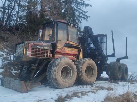 Valmet 890 Forwarder, Rückezug
