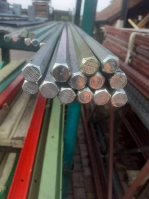 8 Stk. Sechskantwellen, Stk. = 14 mm