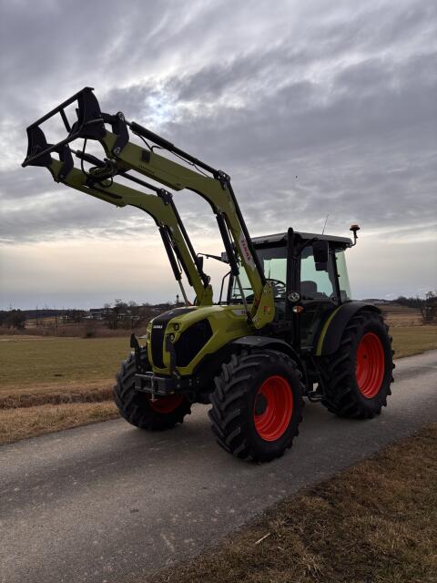 Claas Axos 240 + FL 60 E Traktor