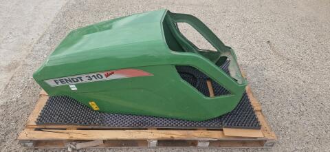 Fendt Motorhaube leichte Beschädigung, war an einem Fendt 310