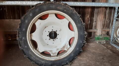 Zwillingsbereifung Steyr 8130