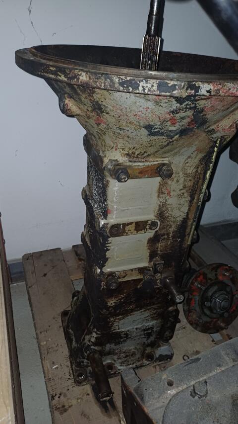 Zwischenstück Steyr T190 zwischen Motor und Getriebe