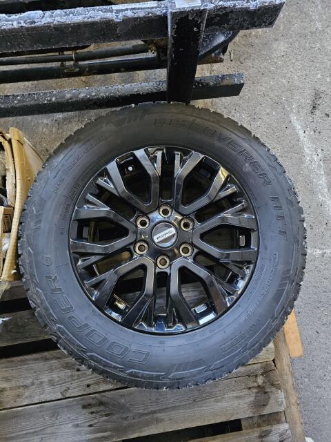Ford Ranger 18 Zoll Felgen mit Reifen Cooper 255/60R18