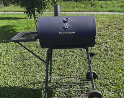 Holzkohlegrill mit Kastaniengrillpfanne Jamestown