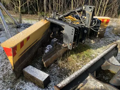 Planierschild Wegepflege Wegehobel Gutzwiller