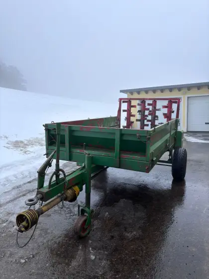 Schicht Bergmiststreuer, Tieflader, ca. 2 t, inkl. Bordwand
