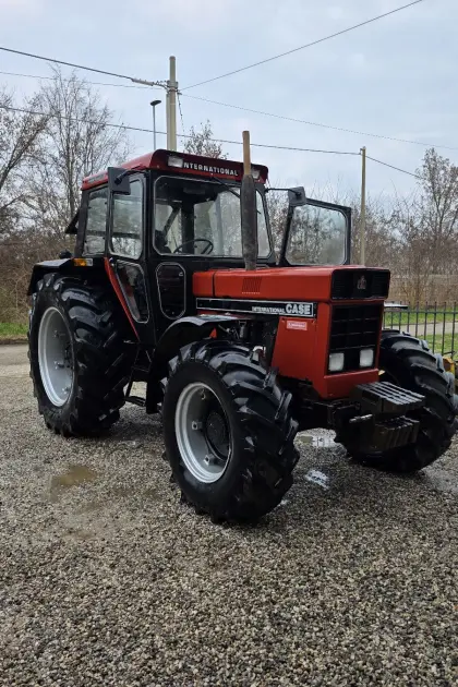 Trattore Case IH 1055 4x4