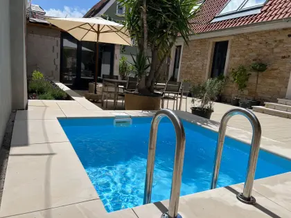 Poolumrandung, Sandsteinplatten, Natursteine