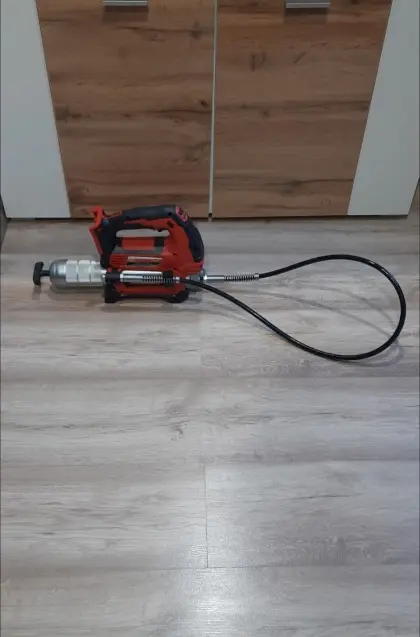 Milwaukee Fettpresse M18 GG