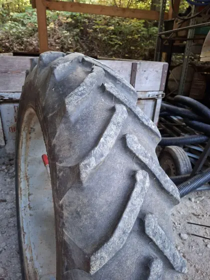 Zwillingsreifen zu 34 Zoll