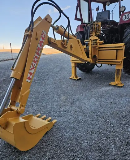 Anbaubagger Hydrac Eigenölversorgung