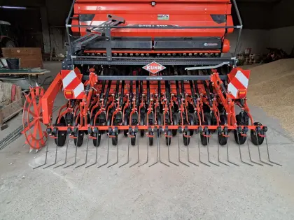 KUHN Sitera 3030 Sämaschine auf KUHN HR3020 Kreiselegge