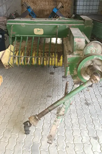 Strohpresse John Deere CB300