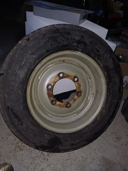 Komplettrad 215/75R17,5