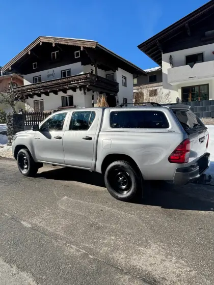 Toyota Hilux 2,4 l Double-Cab 4x4 Country