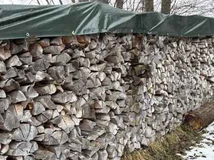 Brennholz, weich, gespalten