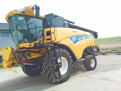 Mähdrescher New Holland CX 8060
