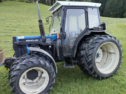 Traktor Ford New Holland 3435