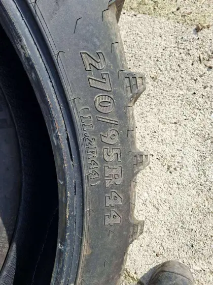 270/95R44 (11,2R44) BKT Pflegeräder