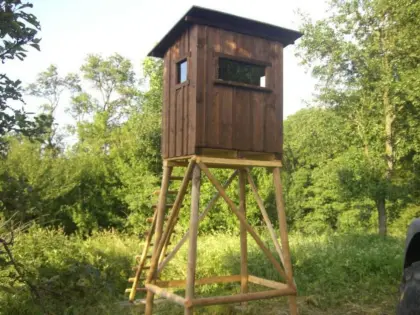 Praxisgerechte Ansitzkanzeln und Hochstände