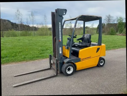 Jungheinrich EFG 320 Gabelstapler