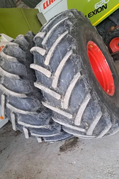 2 Stk. Kompletträder 680/85 R32