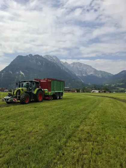 Erntewageneinsatz mit Strautmann Magnon 9